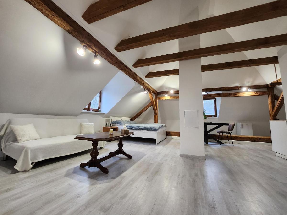 Apartman C2 - 450 M Od Centra Bojnic Бойнице Екстериор снимка